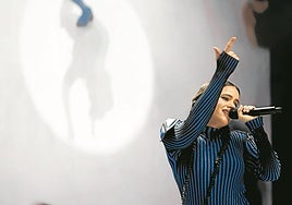 La cantante Rosalía durante una actuación.