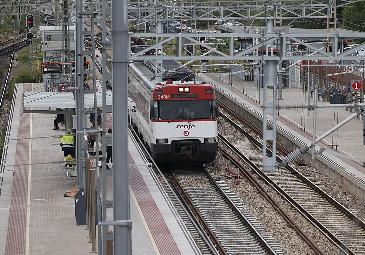 Un tren de cercanías en Valencia, en una imagen de archivo.