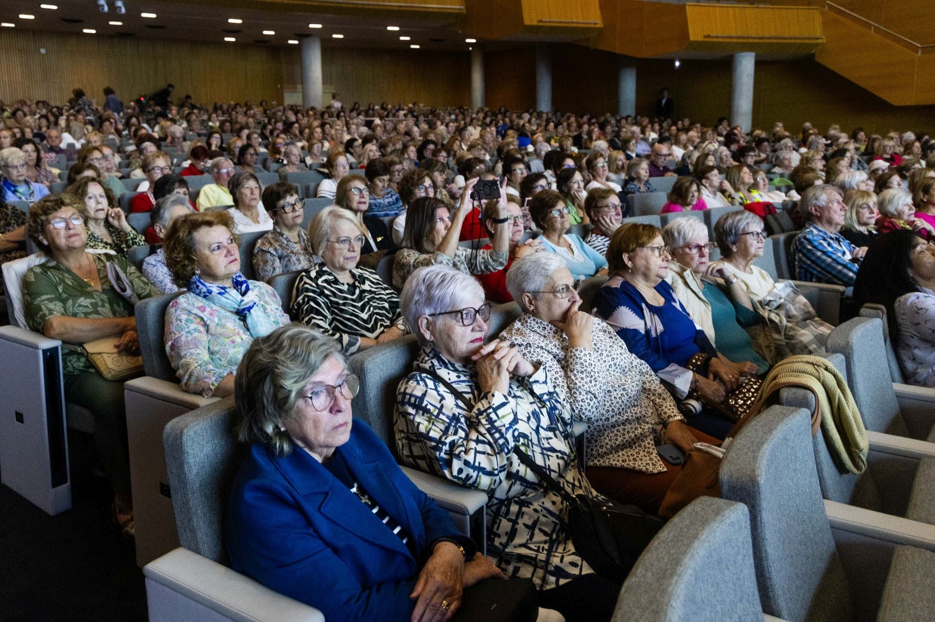 Claves sobre familia, salud y economía, en Dirigiendo Hogares