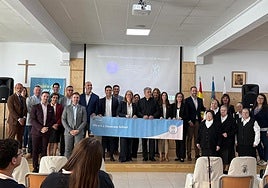 Foto de familia del acto de reconocimiento.