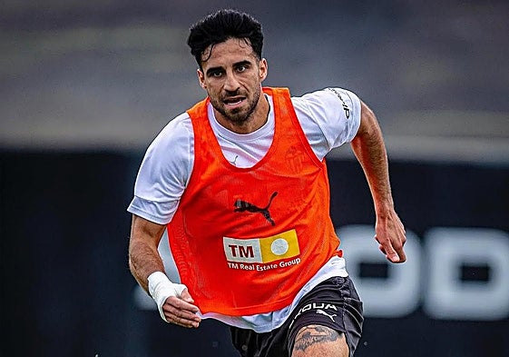 Eray Cömert, en un entrenamiento en la Ciudad Deportiva del Valencia, en Paterna.