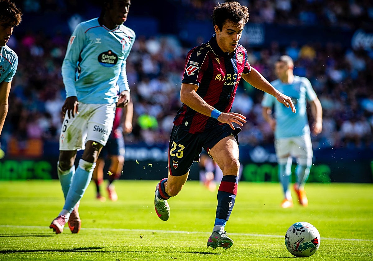 Manu Sánchez, en el partido entre el Levante y Celta de Vigo.