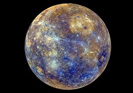 Una vista colorida de Mercurio obtenida con imágenes de la misión MESSENGER.