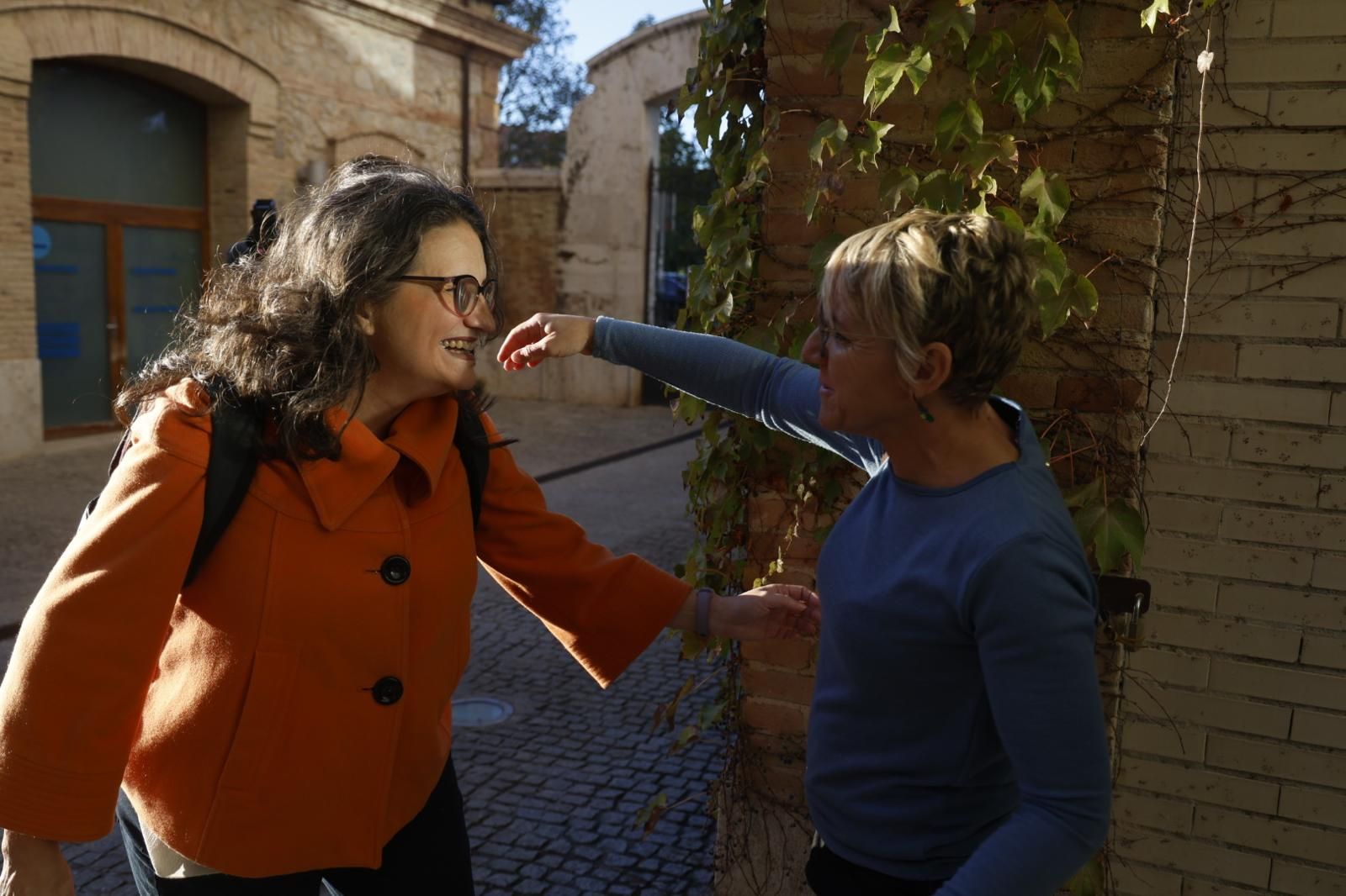 Mónica Oltra reaparece en un acto en la Petxina de Valencia