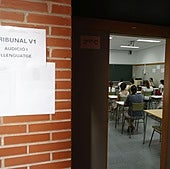 Aspirantes durante la prueba escrita de las oposiciones de 2024.