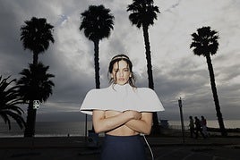 La española Rosalía presentó en México su nuevo disco Lux