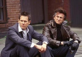 Kevin Bacon y Sean Penn, en una escena de 'Mystic River'.