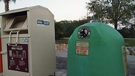 Contenedor de vidrio repleto.