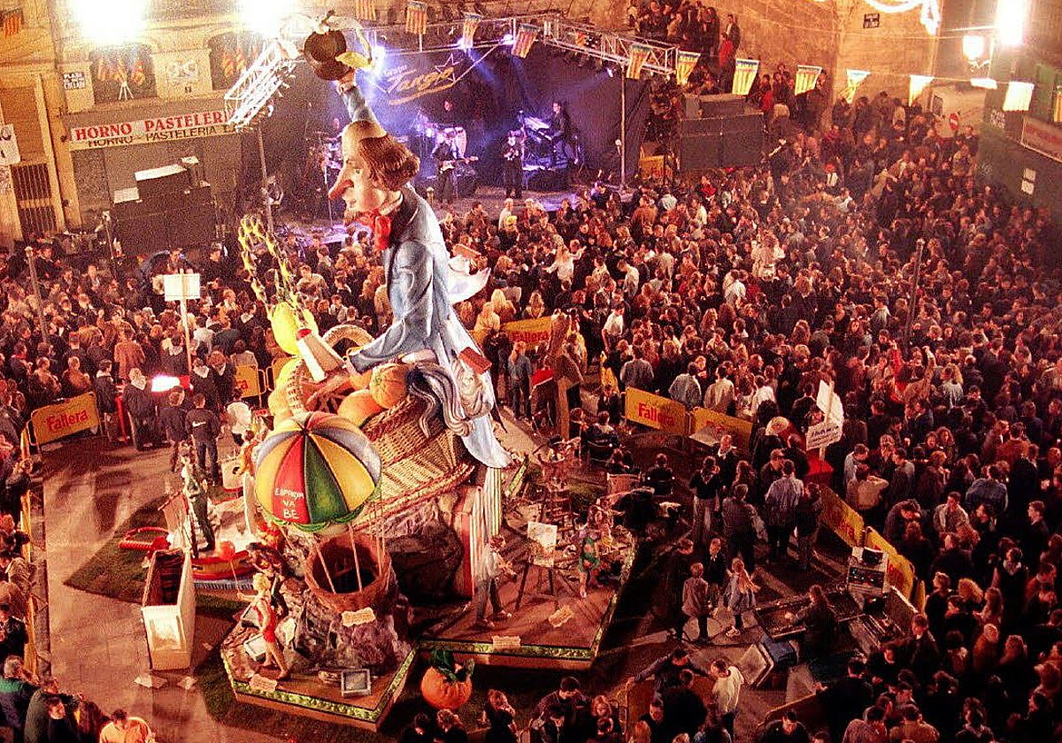 Verbena en una falla, en imagen de archivo.