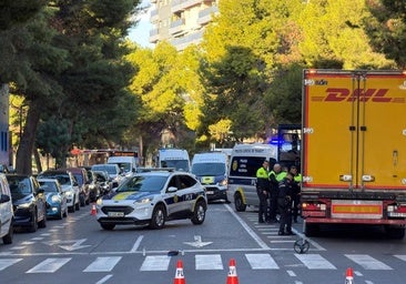 El conductor de un camión atropella y mata a una joven en un paso de peatones en Valencia