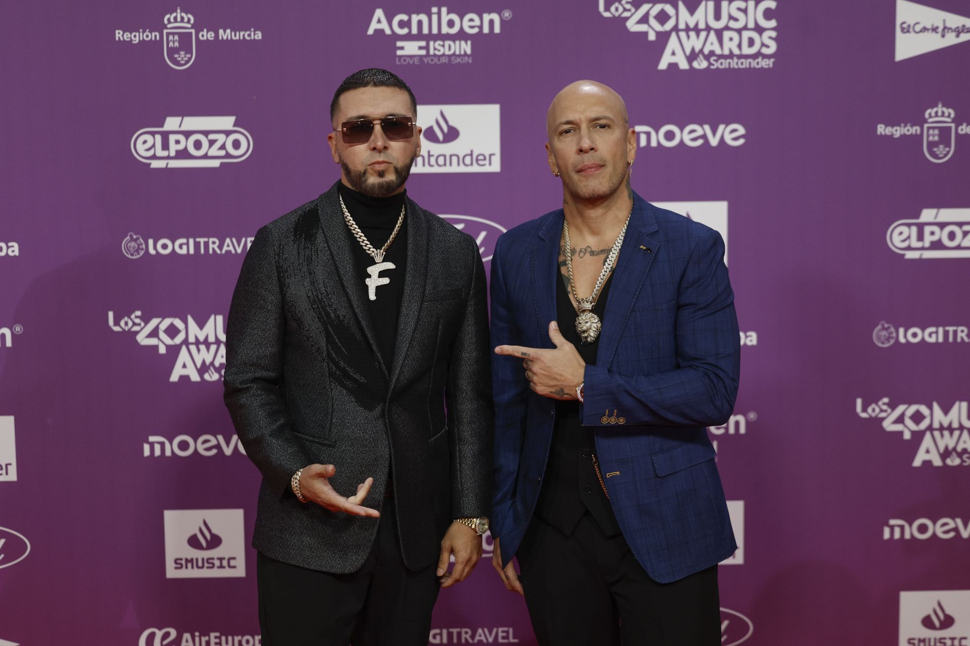 FOTOS | Los famosos deslumbran en la alfombra roja del Roig Arena para LOS40 Music Awards