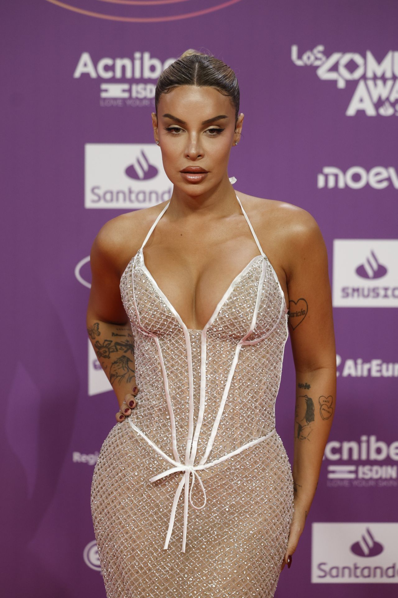 FOTOS | Los famosos deslumbran en la alfombra roja del Roig Arena para LOS40 Music Awards