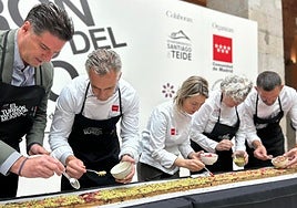 El turrón más grande del mundo: con chocolate, fresas, pistacho y gofio de millo
