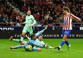 Griezmann anota un gol al Levante.