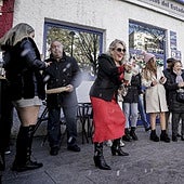 Celebración de un premio de lotería en imagen de archivo.