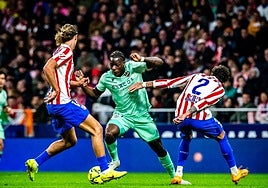 Etta Eyong, con el Levante ante el Atlético.