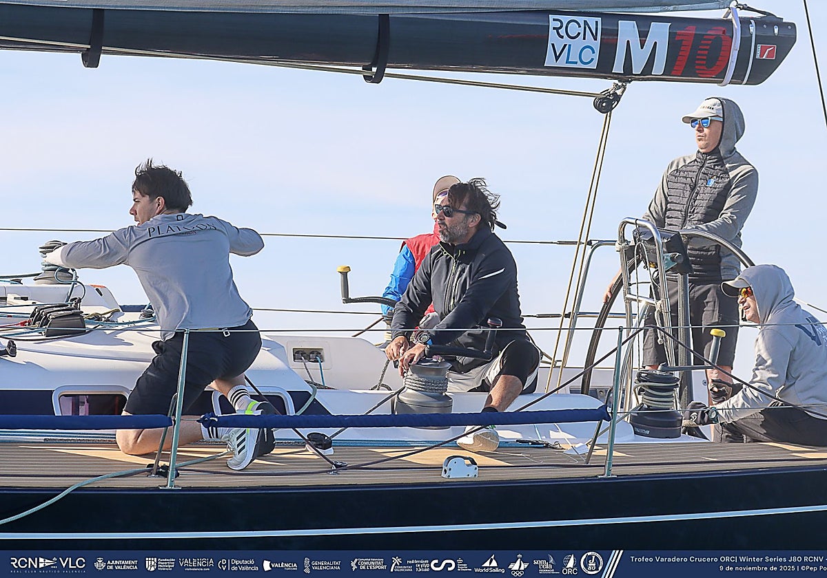 Velero del equipo M10 Zas Sailing
