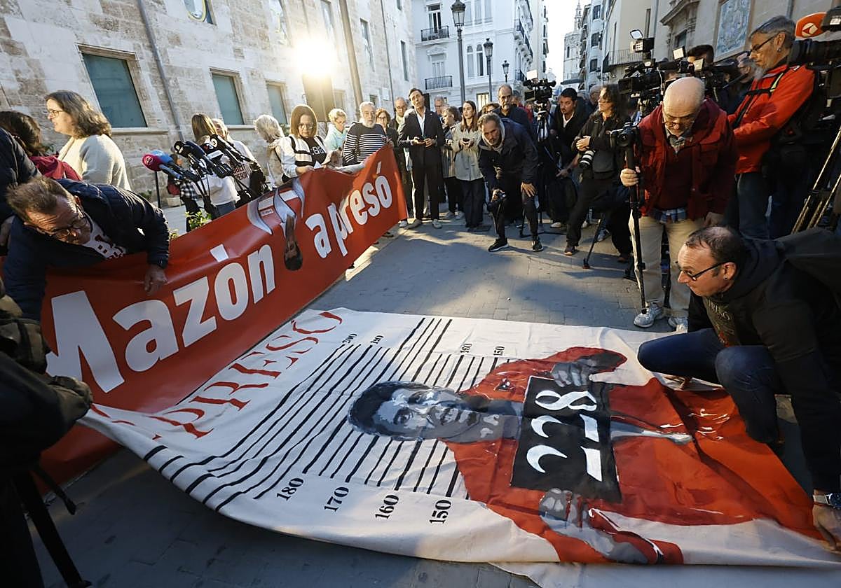 FOTOS | Manifestación en Valencia para pedir prisión para Carlos Mazón