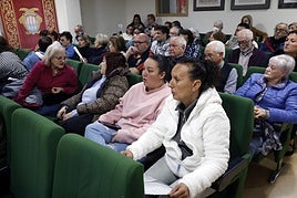 Público asistente a un pleno en el Ayuntamiento de Paiporta.