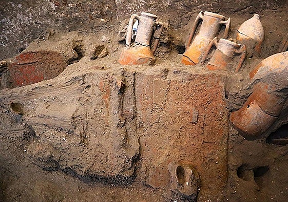 Descubren en Pompeya un cuenco egipcio usado en un antiguo local romano de comida rápida