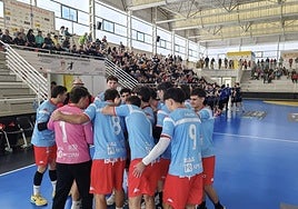 El plantel del Mislata reunido antes del arranque del partido