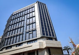 Exterior del Ayuntamiento de Torrent.