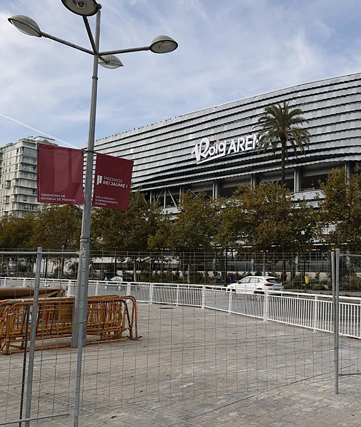 Imagen secundaria 2 - Trabajos en la parte central del Bulevar Sur, a la altura del Roig Arena.