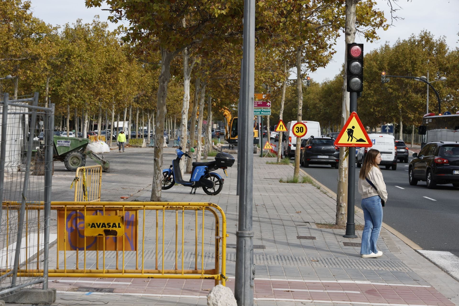 FOTOS | Obras de la EMT alrededor del Roig Arena