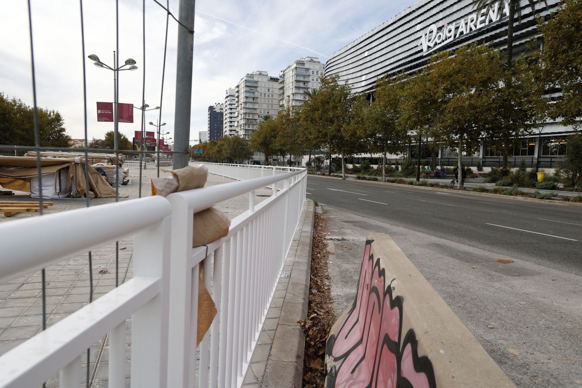 FOTOS | Obras de la EMT alrededor del Roig Arena