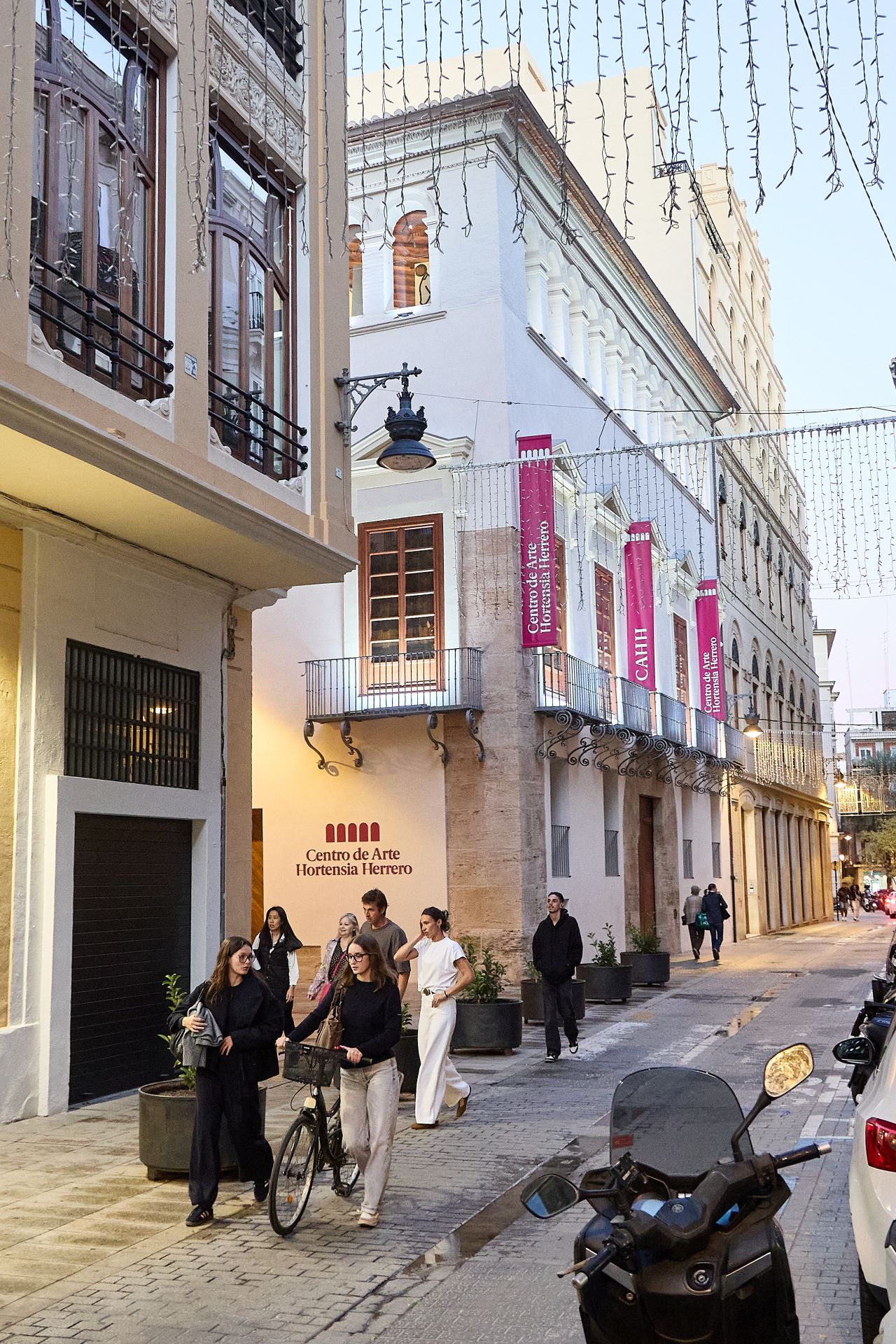Fotos: La revolución del Centro de Arte Hortensia Herrero en la calle del Mar de Valencia