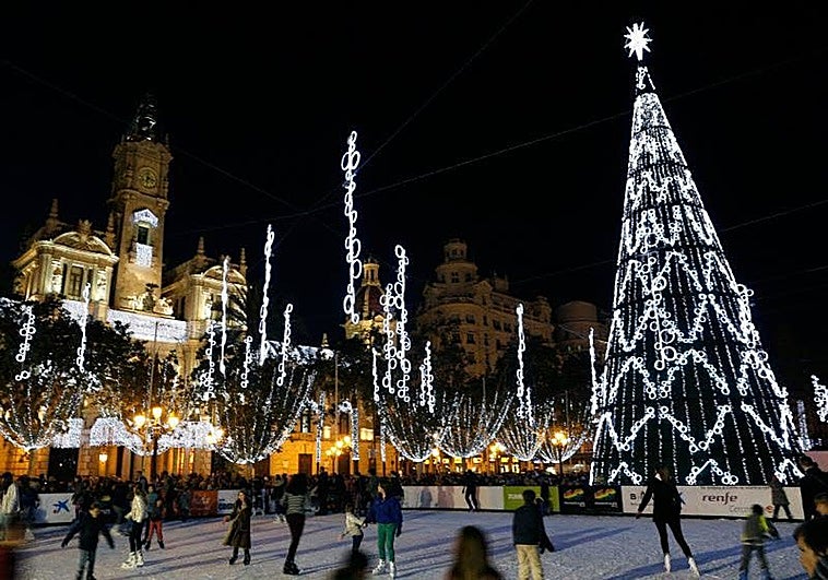 Las luces de la Navidad llegarán dos semanas antes a Valencia