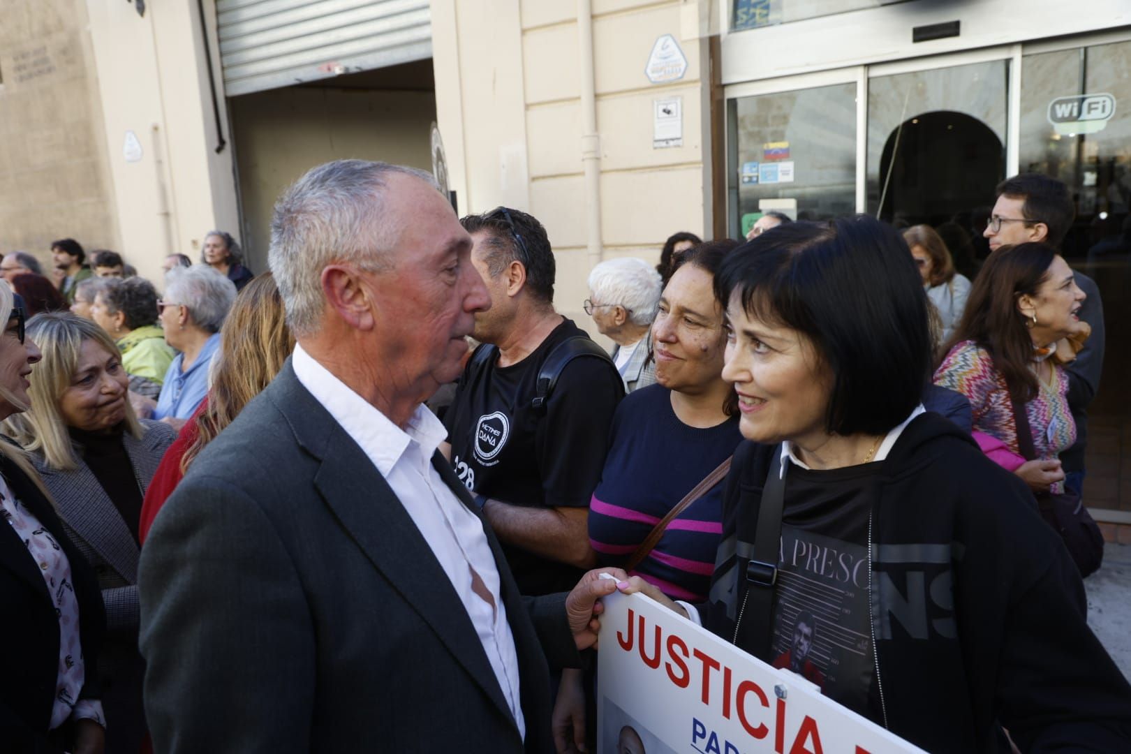 FOTOS | Mazón comparece en la comisión de la dana de Les Corts