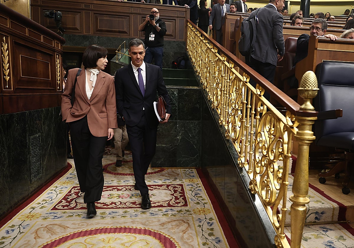Diana Morant y Pedro Sánchez, a su llegada este miércoles al hemiciclo del Congreso.