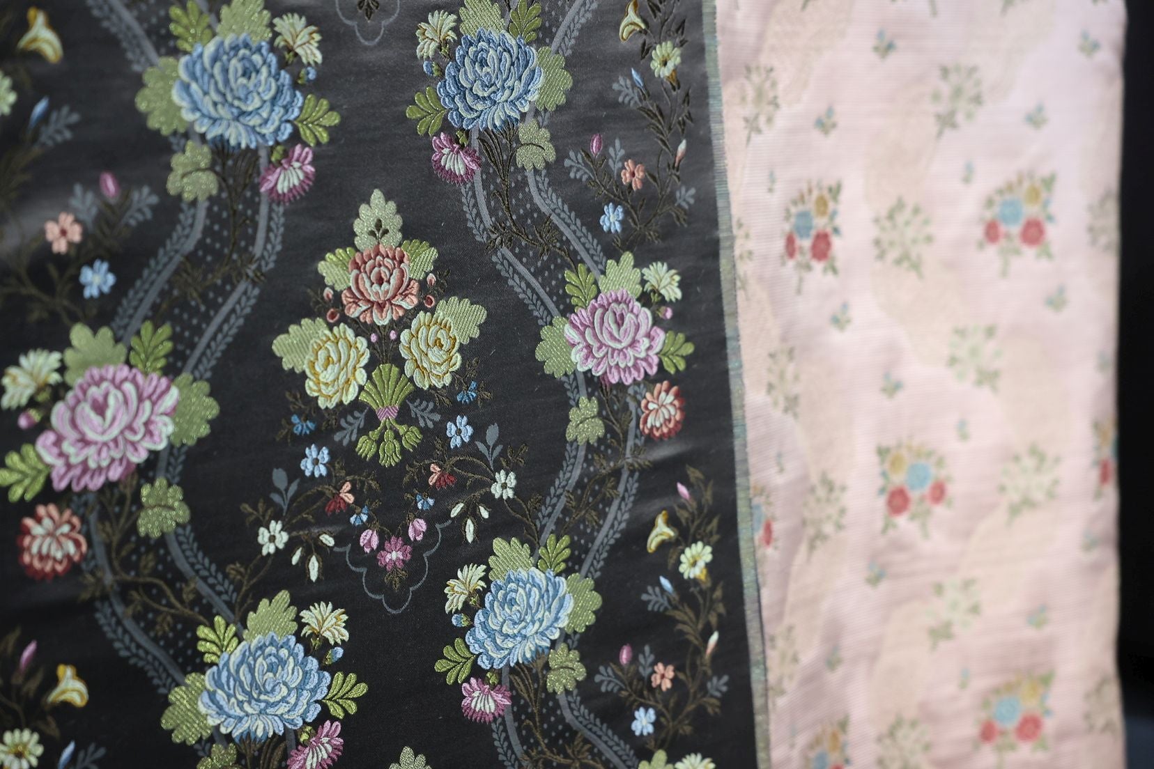 Las telas de los trajes de la corte de honor infantil de las Fallas 2026