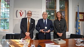 José María Lozano, Rafa Alcón y Amparo Carbonell.