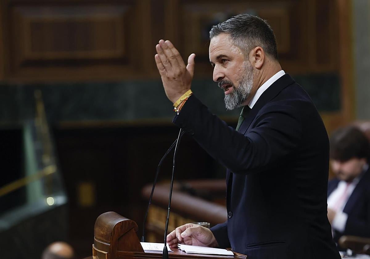 Abascal, a Feijóo: «¿Se va a comprometer Pérez Llorca a pedir presas y diques sin miedo a que le llamen negacionista?»