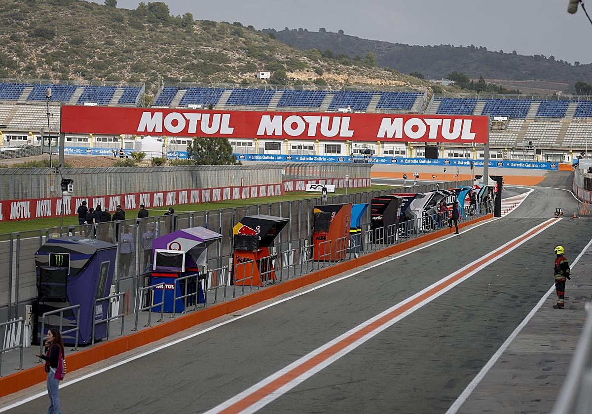 Circuito de Cheste con los preparativos
