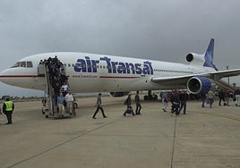 Un avión de la compañía Air Transat, en 2001.