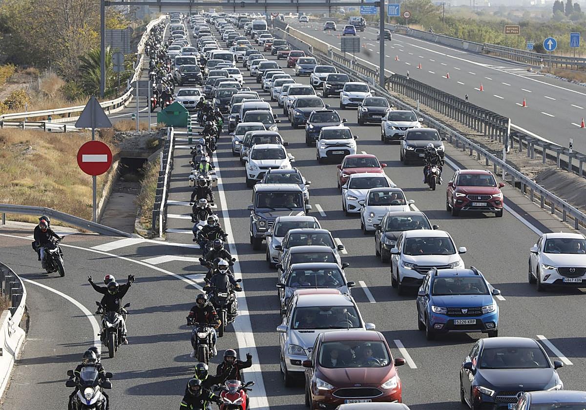 Colas para acceder al Circuit Ricardo Tormo.