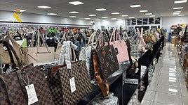 Una de las naves con los productos falsificados.