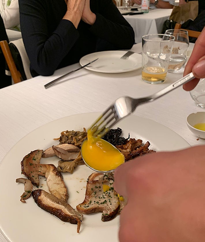 Imagen secundaria 2 - Las setas y uno de sus postres: melocotón asado. Para llorar.