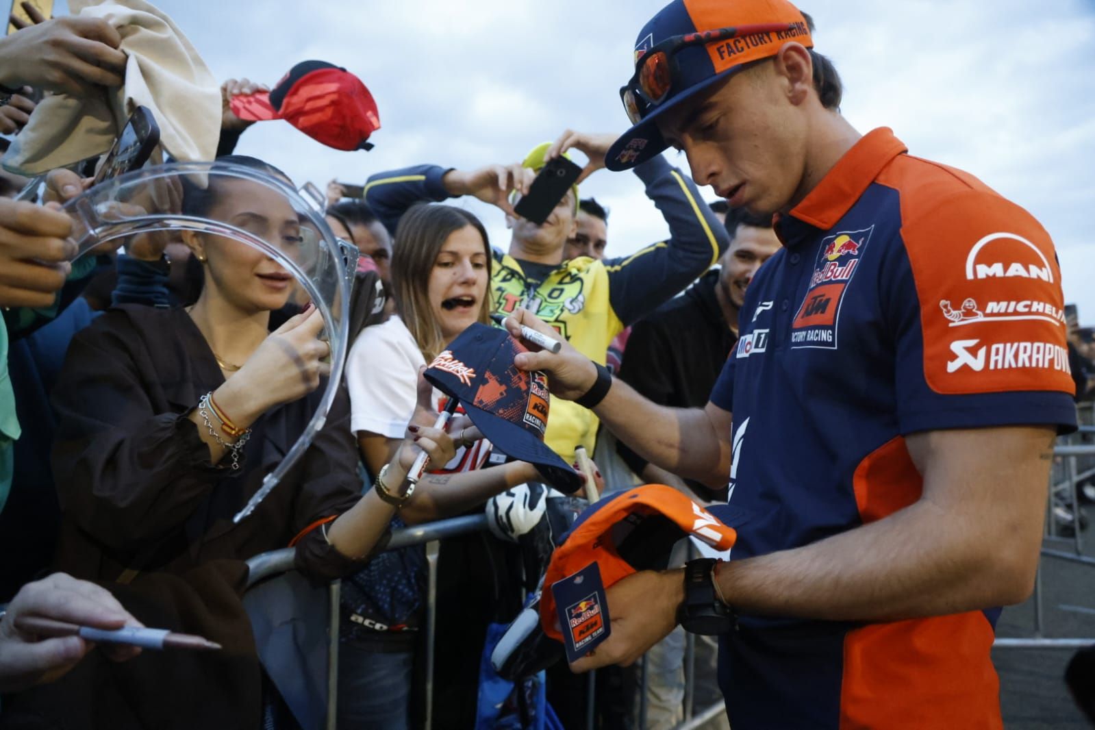 Fotos de ambiente en el GP Cheste 2025