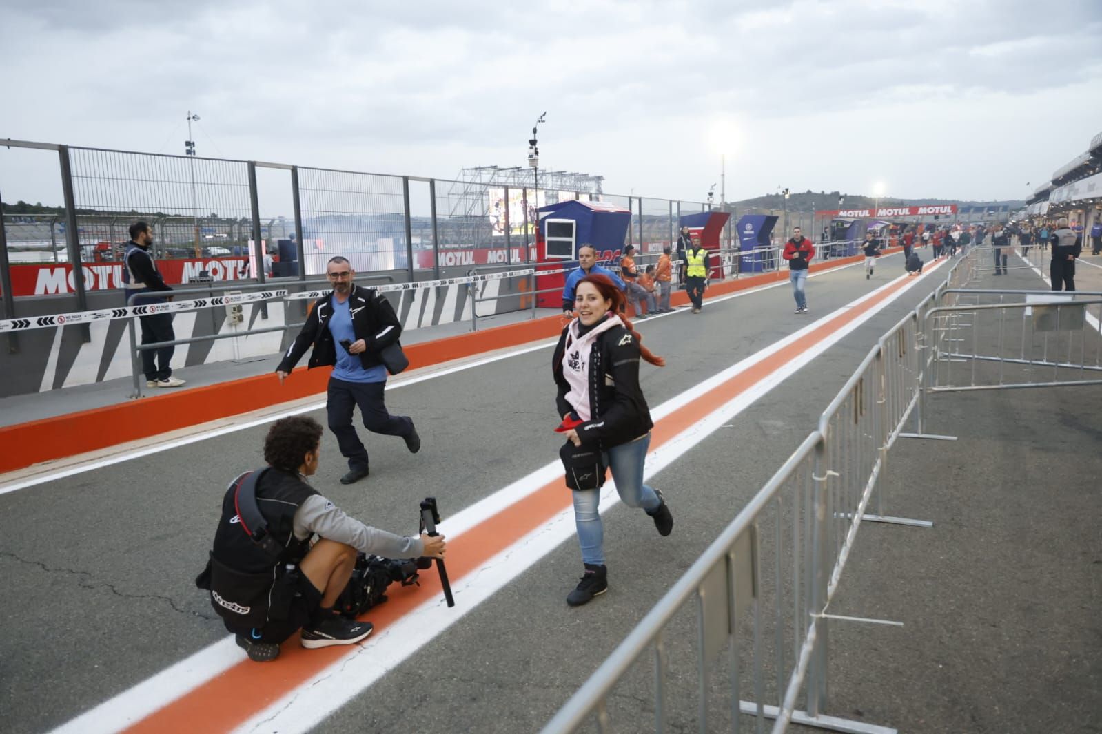 Fotos de ambiente en el GP Cheste 2025