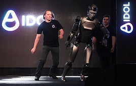 Presentación del robot ruso Aidol