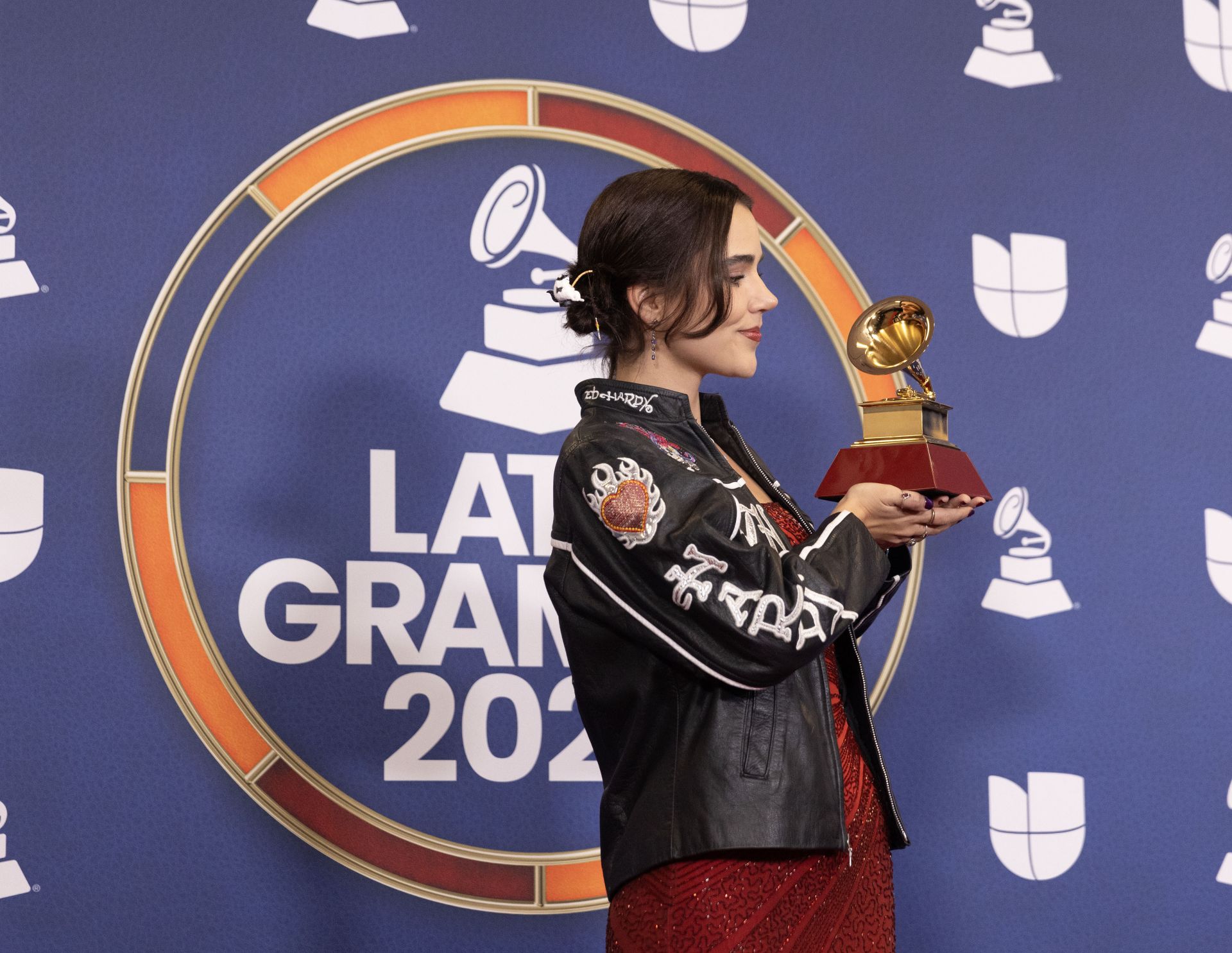 Los looks más impactantes de la alfombra roja de los Latin Grammy 2025