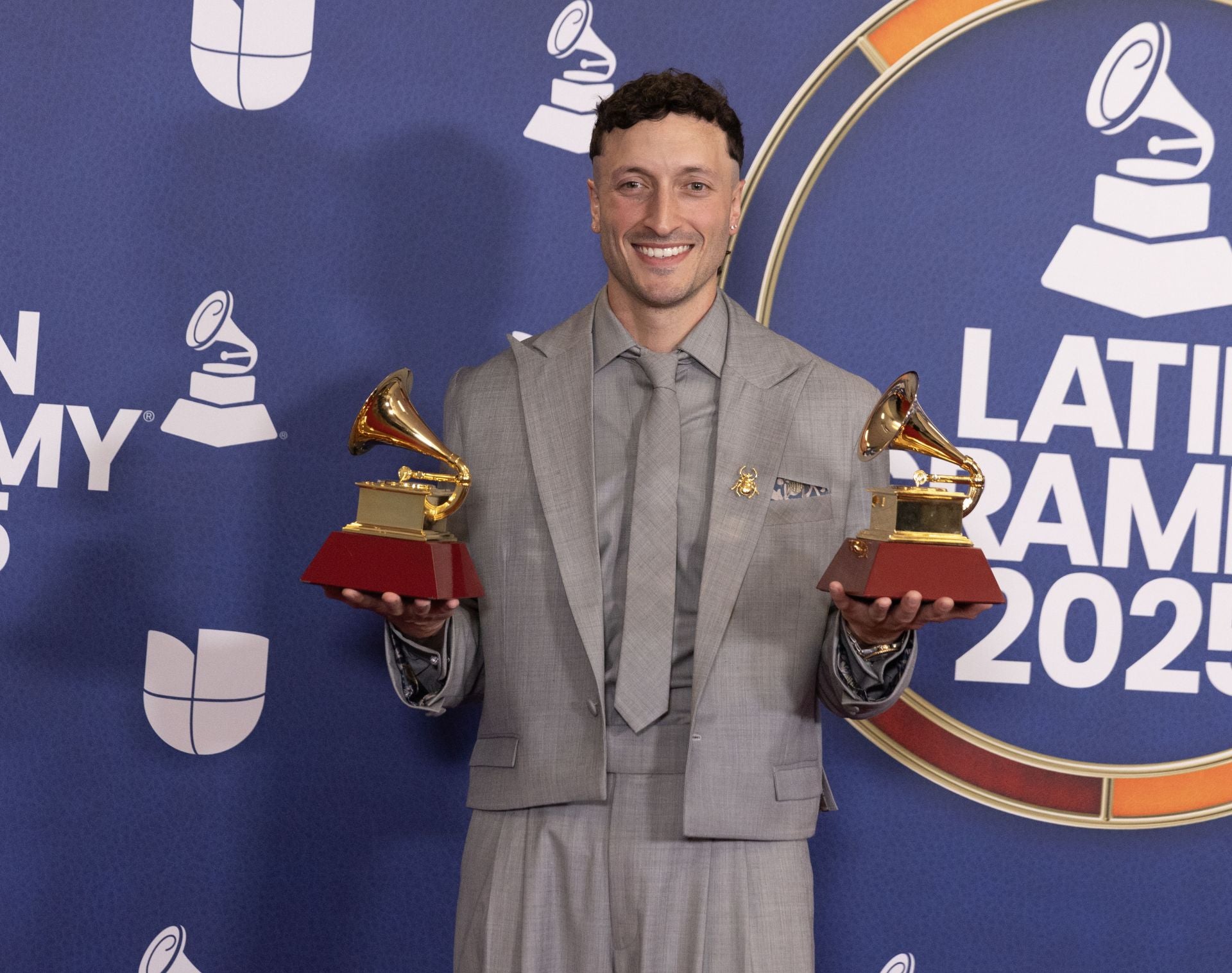Los looks más impactantes de la alfombra roja de los Latin Grammy 2025