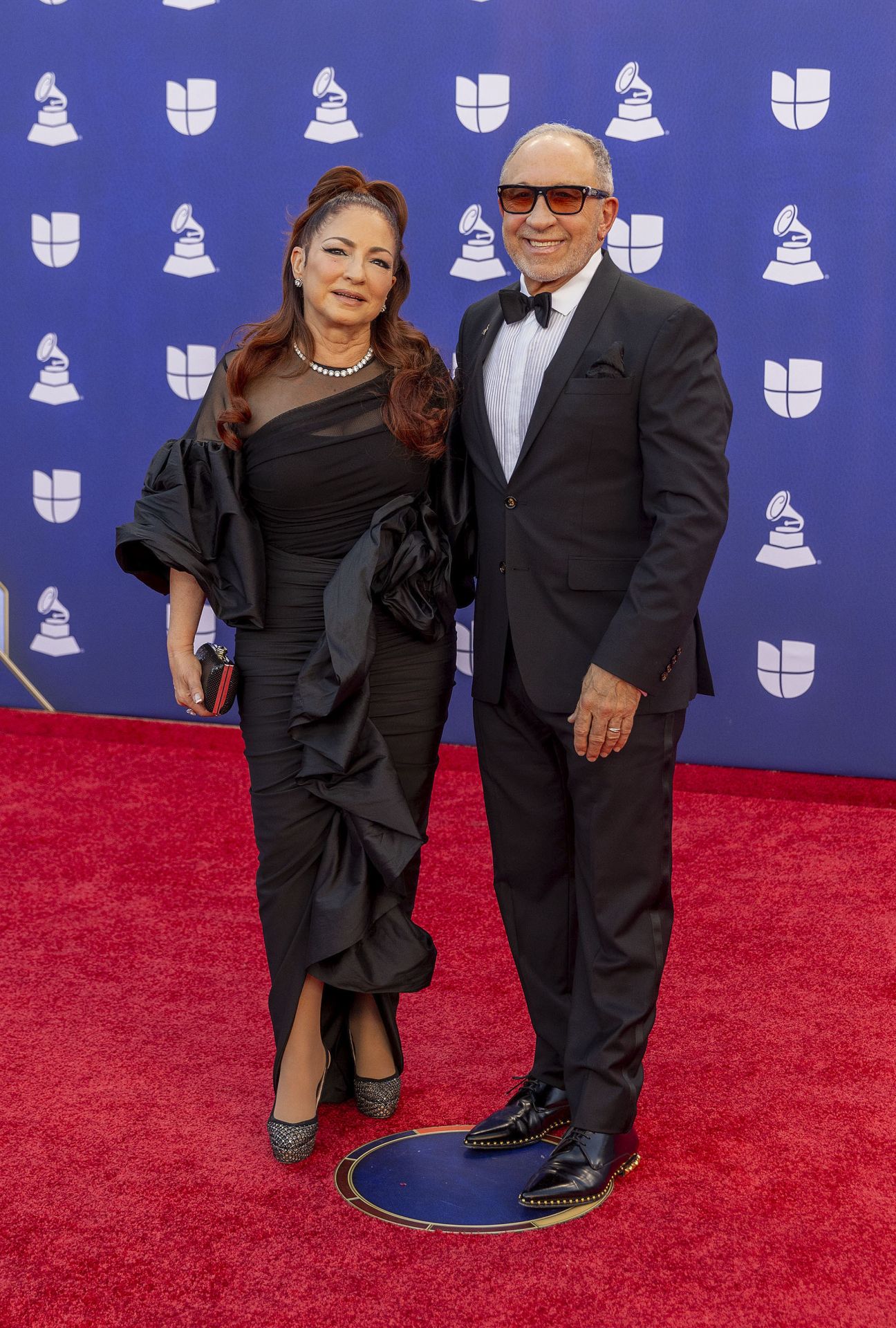Los looks más impactantes de la alfombra roja de los Latin Grammy 2025