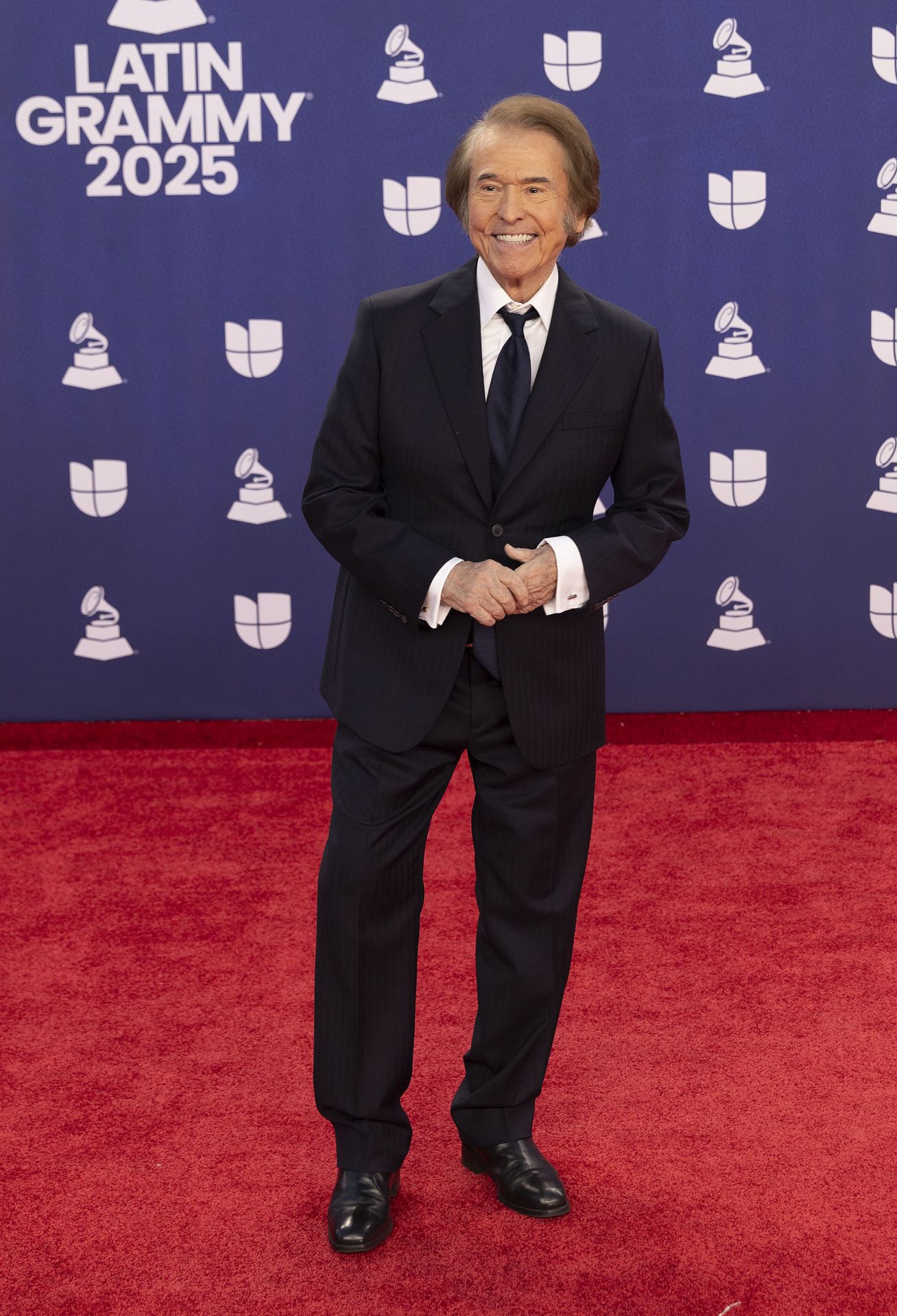 Los looks más impactantes de la alfombra roja de los Latin Grammy 2025