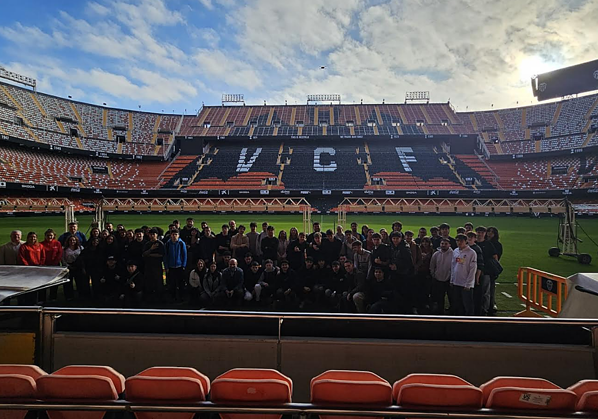 Coca-Cola acoge a 80 estudiantes de FP en Mestalla para participar en la XIV edición de GIRA Jóvenes