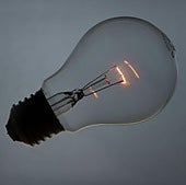 El precio de la luz se duplica para este lunes: las horas prohibitivas para poner los electrodomésticos